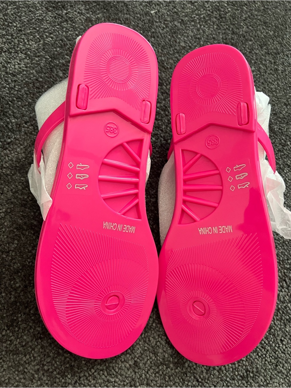 Kurt Geiger Neon Pink Brixton Jelly Sandal Flip Flops Women’s Size 8 NIB - Picture 3 of 7